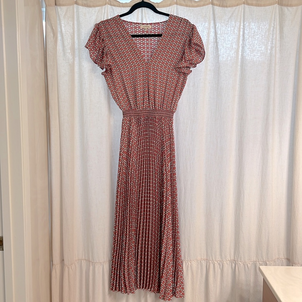 Max Studio Women's Crepe Short Sleeve Pleated Midi Dress